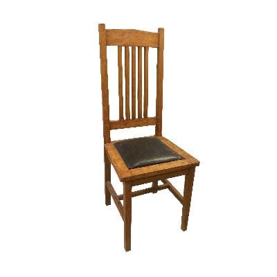 S_9 silla en madera con asiento en cojín piel negro