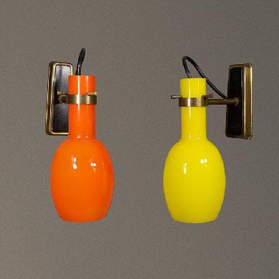 Par de arbotantes estilo Stilnovo en cristal naranja y amarillo