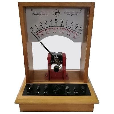 Instituto L. Torres Quevedo. Galvanómetro educacional con caja de madera