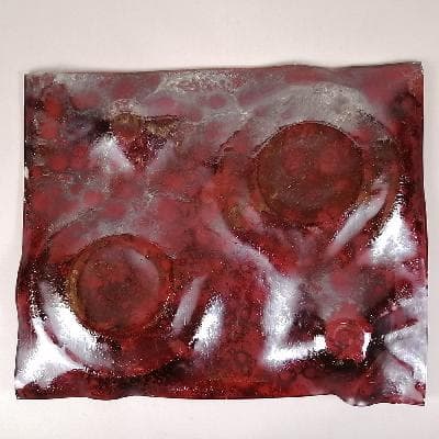 Escultura de pared granate 