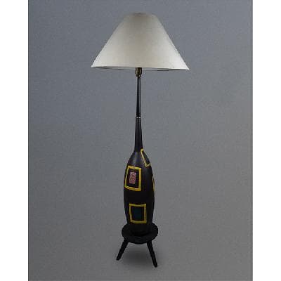 Lámpara de pie en cerámica café y madera