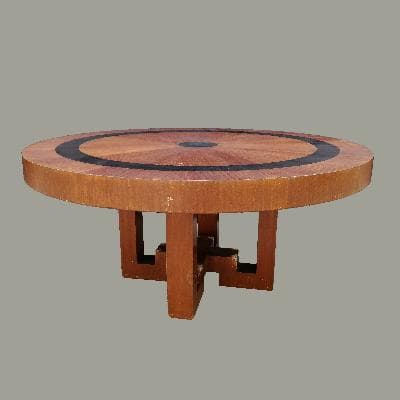 Mesa de comedor estilo Brutalista en madera enchapada de cedro y ébano