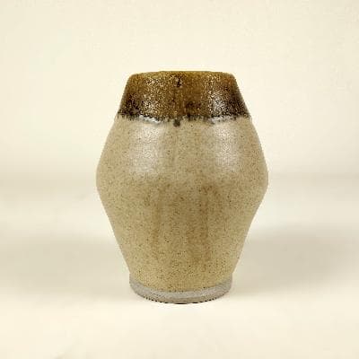 Florero en cerámica de alta temperatura color beige y café