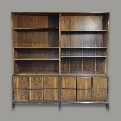 Frank Kyle. Librero en madera de nogal