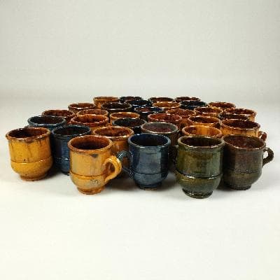 Colección de tazas en cerámica vidriada, diferentes colores (P/U)