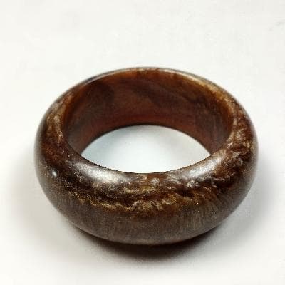 Brazalete en baquelita color ámbar