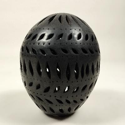 Pantalla para vela en barro negro de San Bartolo Coyotepec