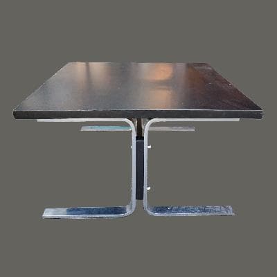 Nikos Zografos. Mesa de centro / lateral en madera negra y metal cromado