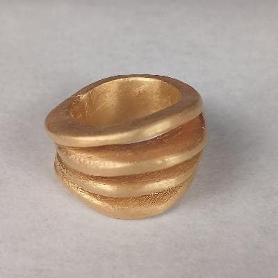 Maria Jose de Simon. Anillo en plata chapada en oro