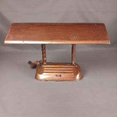 Lámpara tipo escritorio de banquero 