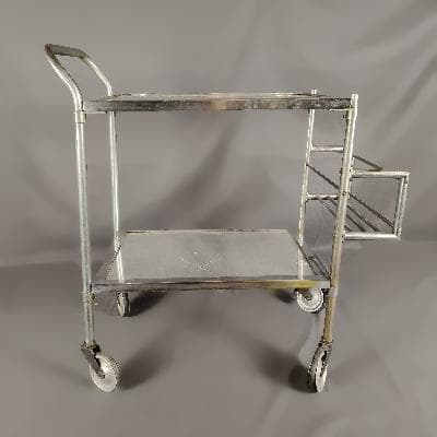 Carrito de servicio en acero tubular con cubiertas de espejo