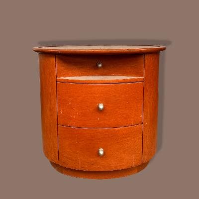 Moda in Casa. Par de burós cilíndricas en cedro rojo