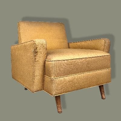 Eugenio Escudero. Sillón con tapicería dorada para restaurar