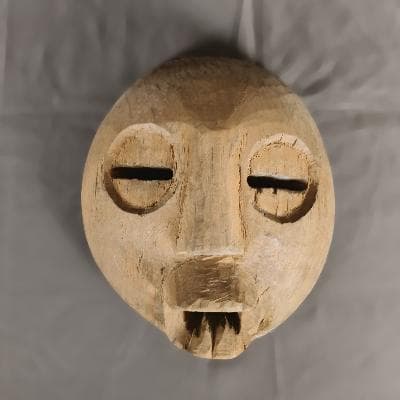 Máscara tribu Kuba africana de madera tallada