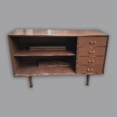 Philip Guilmant para Van Beuren, S.A. Credenza en caoba Línea Danesa