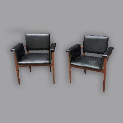 Par de sillas en madera de caoba 