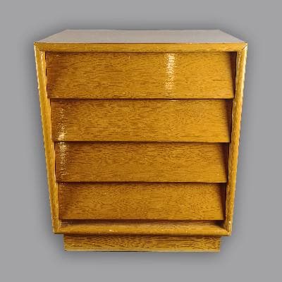 Mesa de noche estilo danés en cedro blanco 