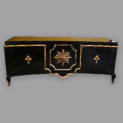 Robert y Mito Block. Credenza baja en madera laqueada negra