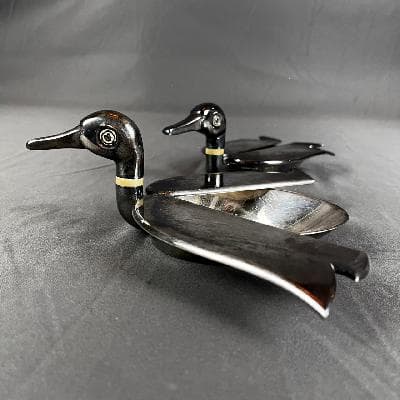 Ravinet dEnfert para Hermès. Par de ceniceros en forma de pato en metal plateado