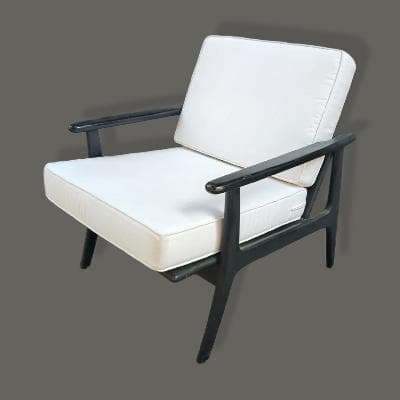 Sillón estilo Danés en madera laqueada negra con sunbrella blanca