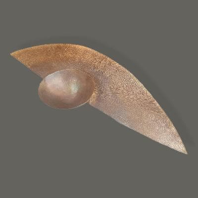 ROMOHERRERA. Centro de mesa en cobre martelinado